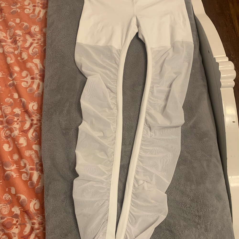 ALO Yoga White Leggings